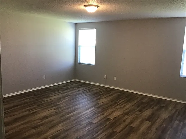 1313 Cherokee Rose Ln — Photo 10