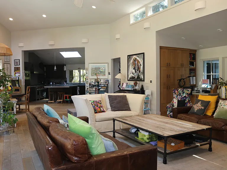 Redwood Ln — Photo 15
