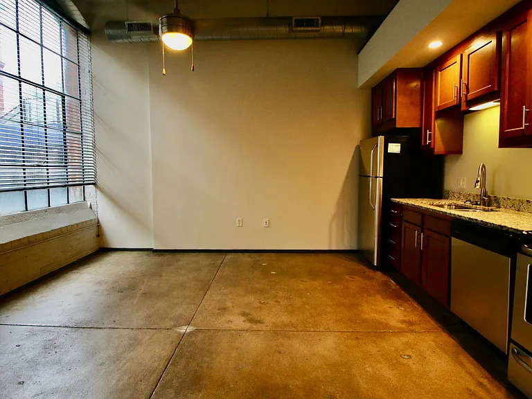 Main 2323 — Photo 14