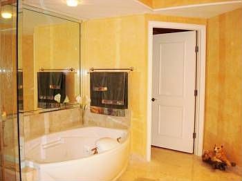 3rd image of 3201 NE 183rd St APT 603