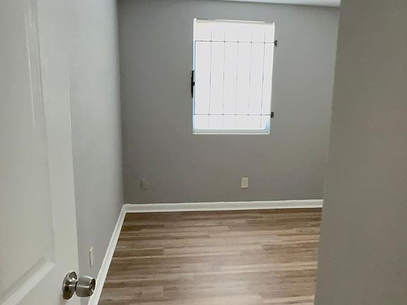 4th image of 1816 W 14th St APT 2