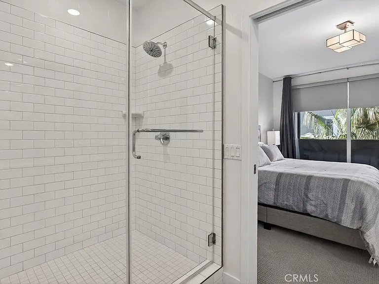 985 Doheny Way — Photo 18