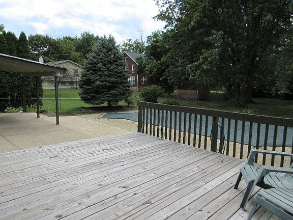 4th image of 1128 Thomas Dr