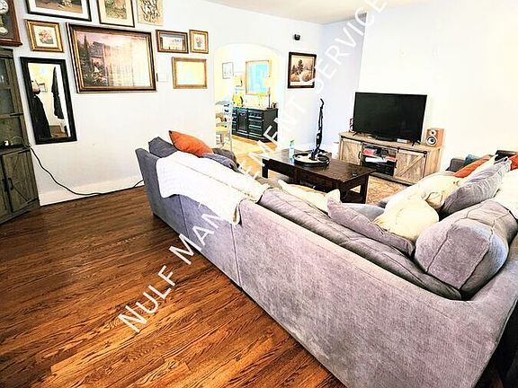 4th image of 6533 Rosemoor St