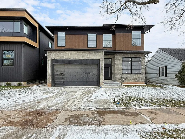 150 Stewart St — Photo 34