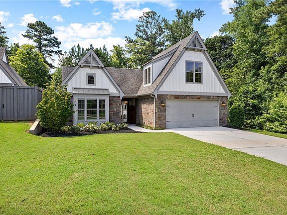 2nd image of 225 Arbor Garden Cir
