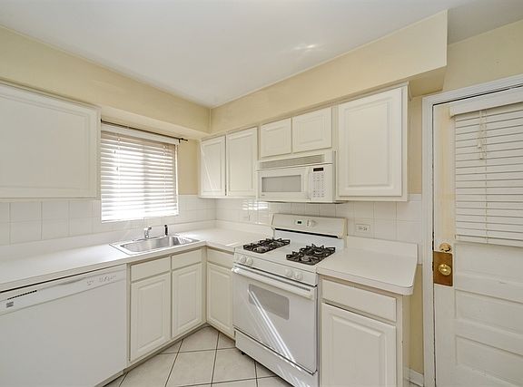 3rd image of 1540 Ashland Ave #2