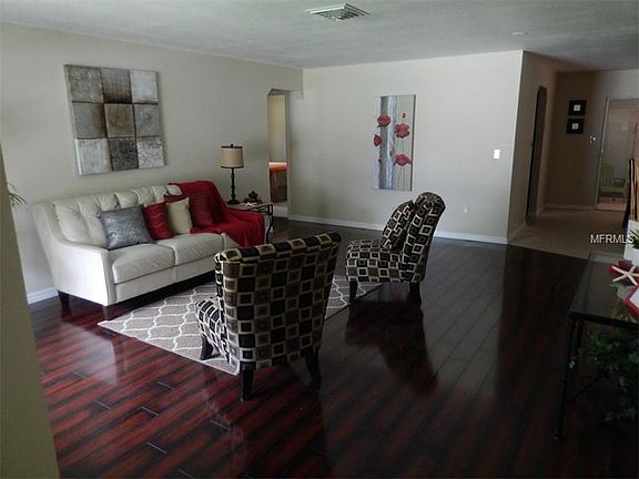 3rd image of 6001 Tanglewood Dr NE