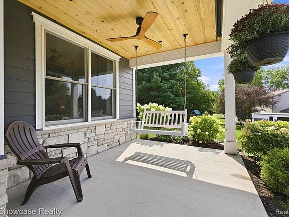 4th image of 8857 Meadow Farm Dr