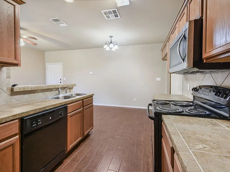 1508B Muirfield Bend Dr — Photo 5