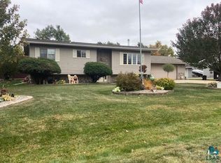 5426 Daffodil Ave, Virginia, MN 55792