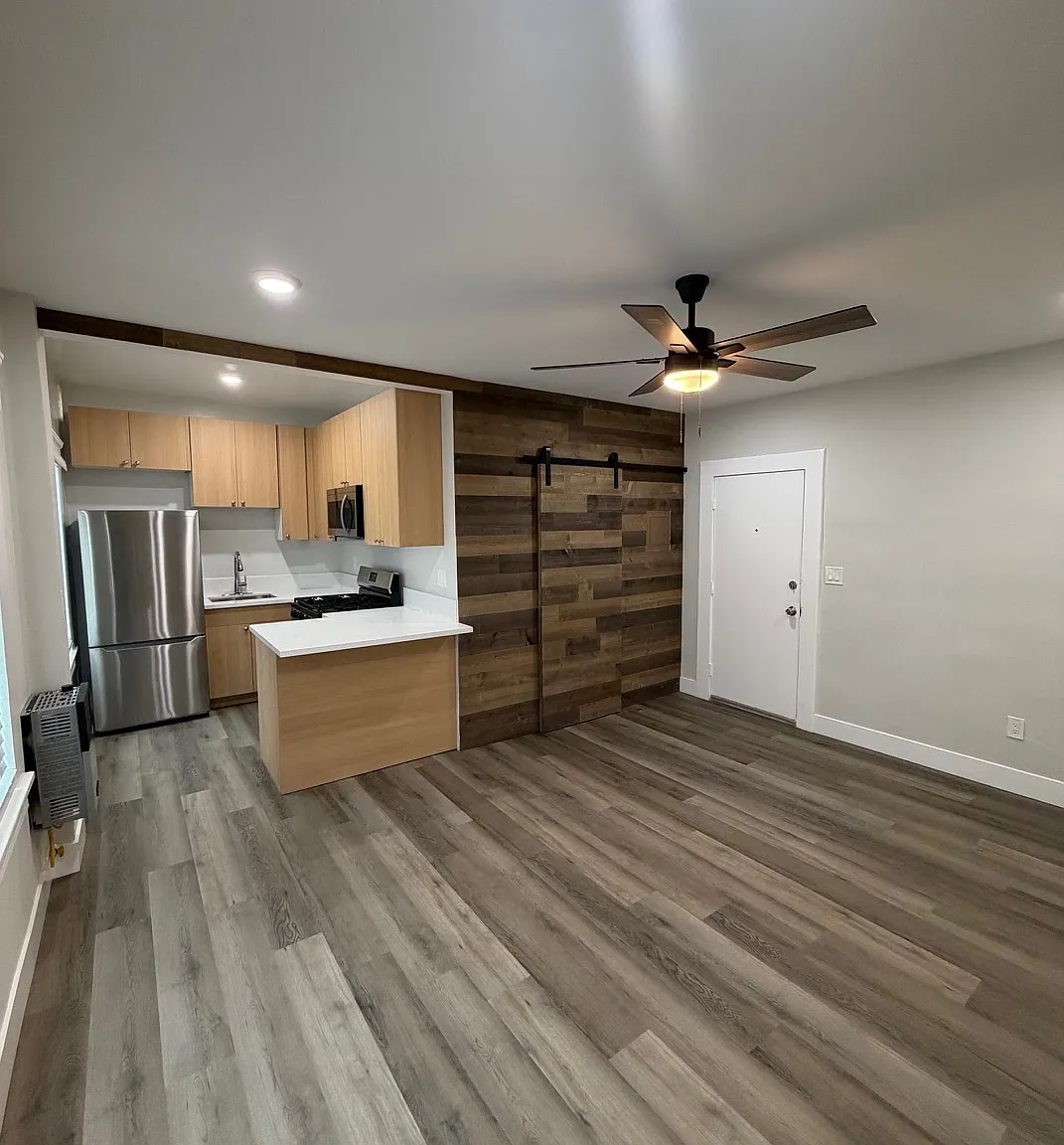 2171 Logan Ave — Photo 1