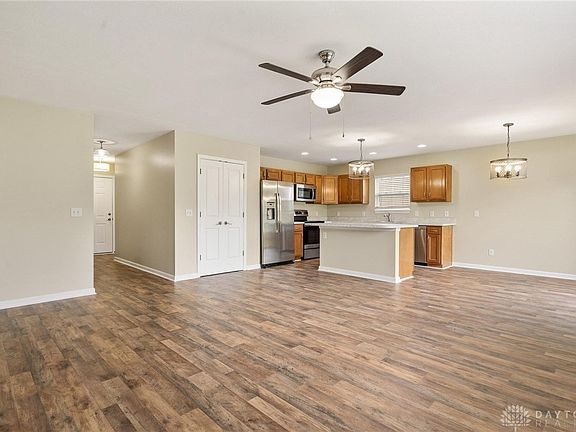 4th image of 50 Cobble Stone Ln