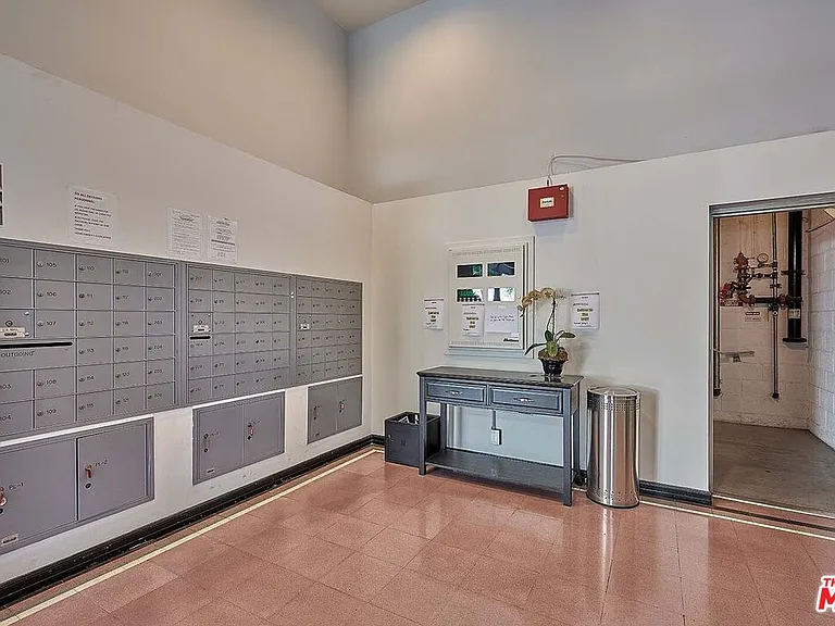 500 S Berendo St #101 — Photo 6