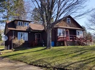 645 E Hunter St, Iron River, MI 49935