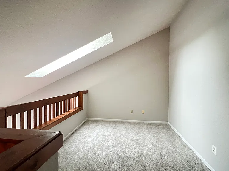 2550 N Limestone St — Photo 33