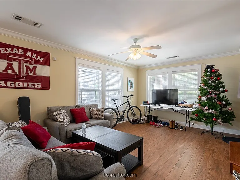 1725 Harvey Mitchell Pkwy S #412 — Photo 6