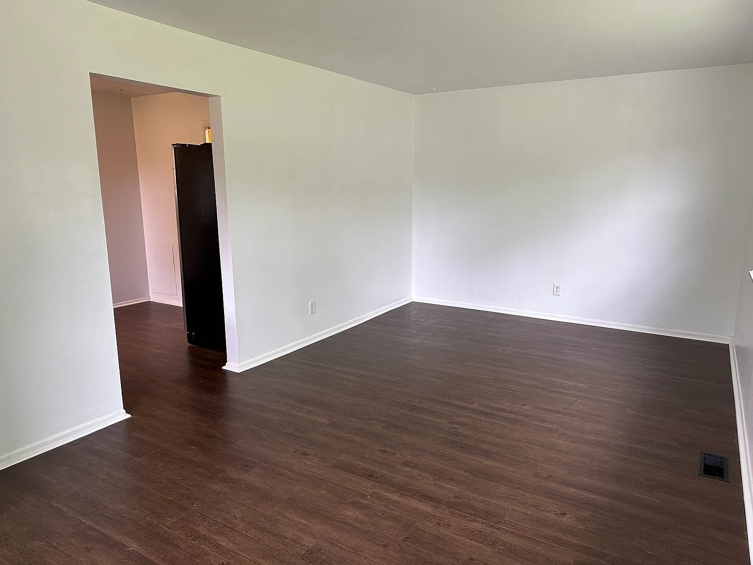 2 bed, 939 sqft, $1,200 — Photo 2