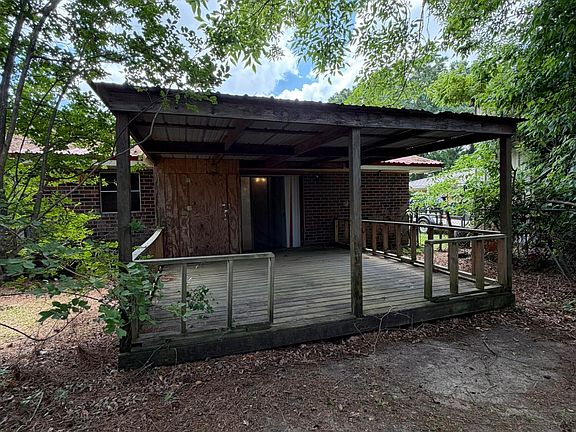 3rd image of 104 Gary Dr