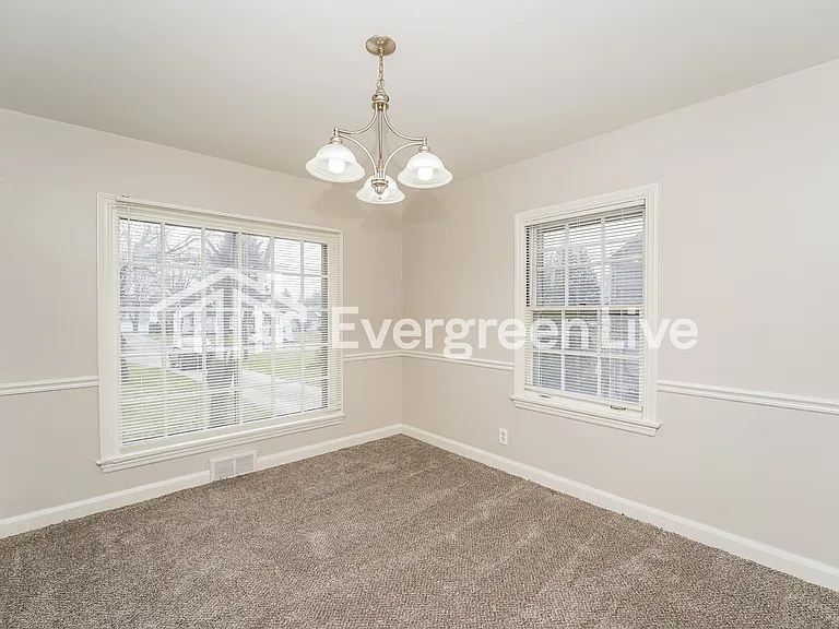6904 Glenwood Ave — Photo 4
