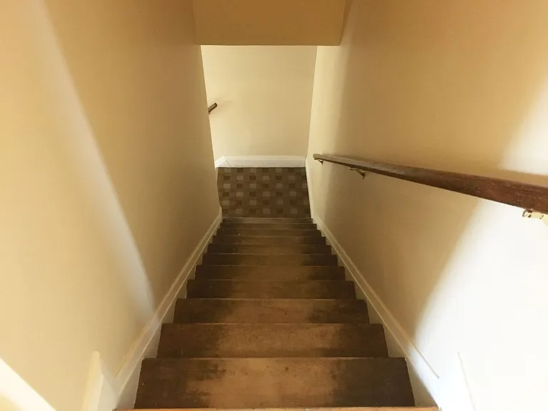 605 E Thomas St — Photo 12