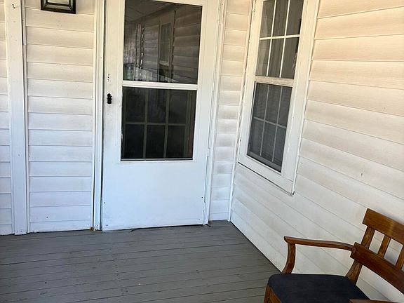 3rd image of 1405 Rosedale Ave