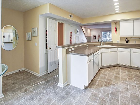 3rd image of 6762 Stoneloch Ct