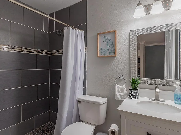 219 Andrews St #7 — Photo 32