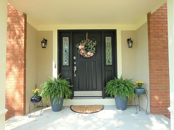 3rd image of 7758 Laurelwood Dr