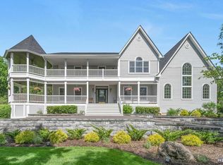 207 Franklin Farms Ct, Franklin Lakes, NJ 07417