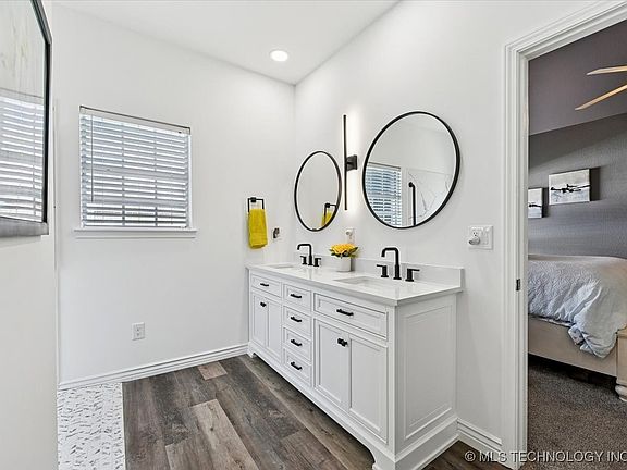 5th image of 8927 E 62nd Ct