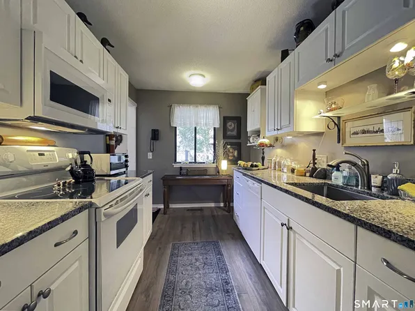 241 Heritage Village #B, Southbury, CT 06488