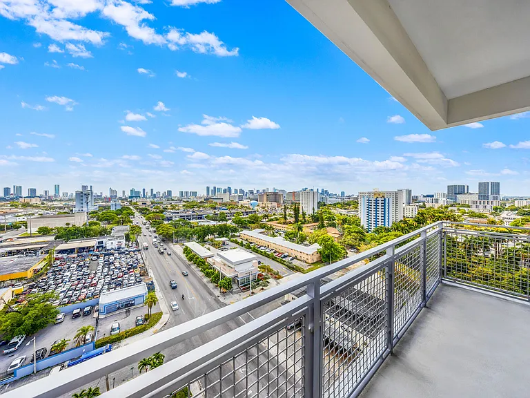 The Julia Residences — Photo 38