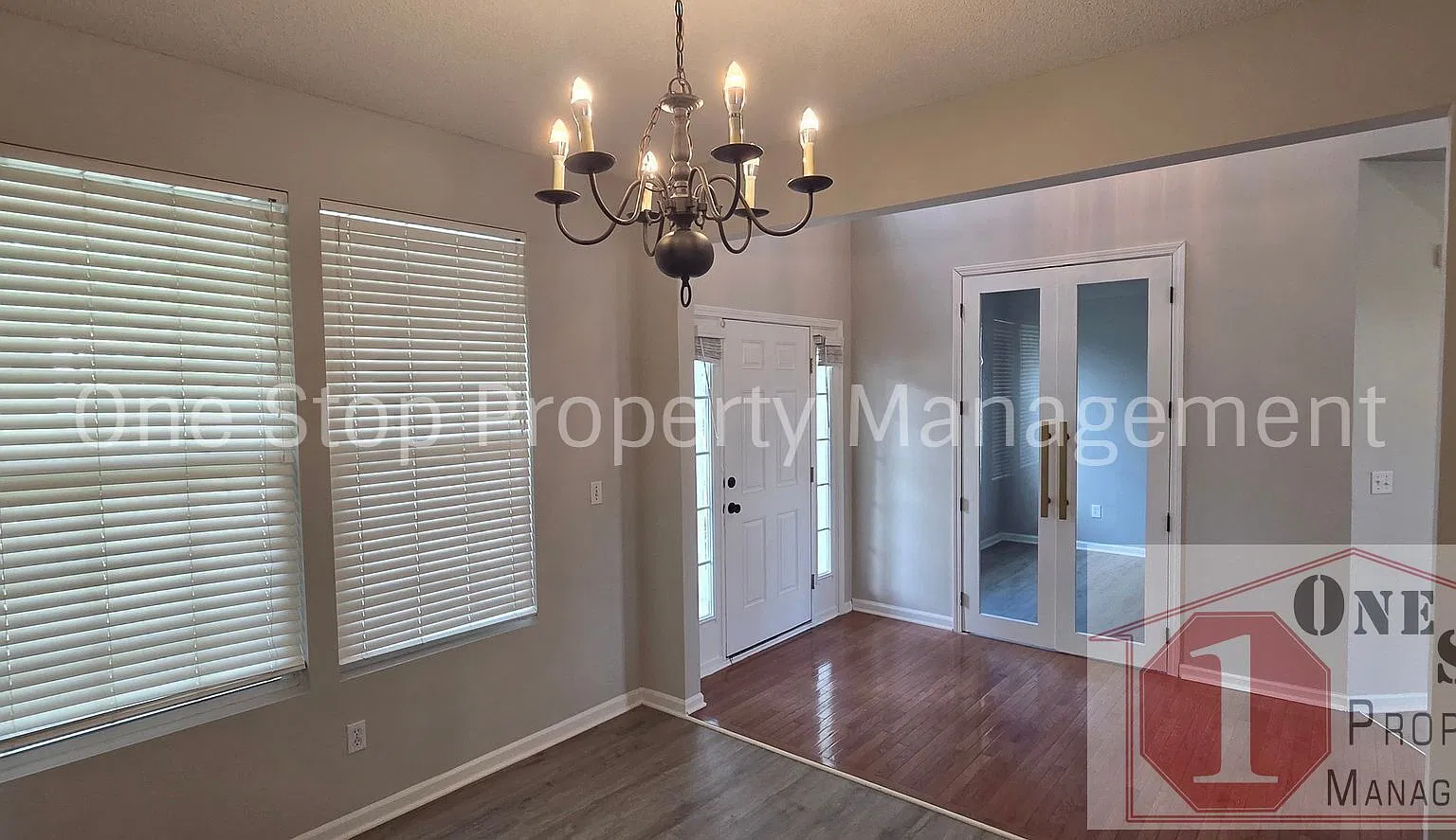 Luxury 5 bedroom, 4 bathroom Home Available NOW in KCMO — Photo 2