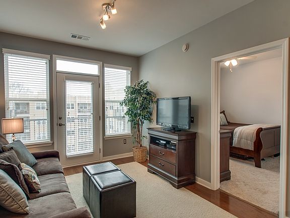 3rd image of 3000 Vanderbilt Pl APT 431
