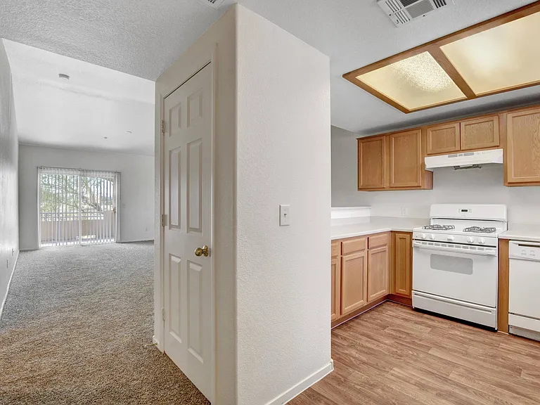 Aspen Peak Condominiums — Photo 72