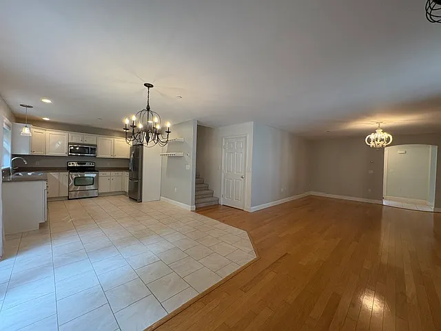 2 bed, 2295 sqft, $2,600 — Photo 4