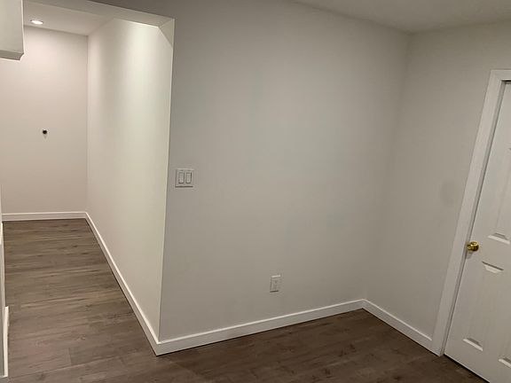 4th image of 2581 Lurting Ave