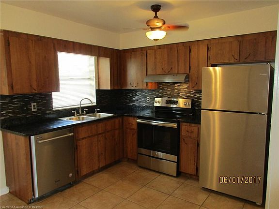 4th image of 1701 Buck St
