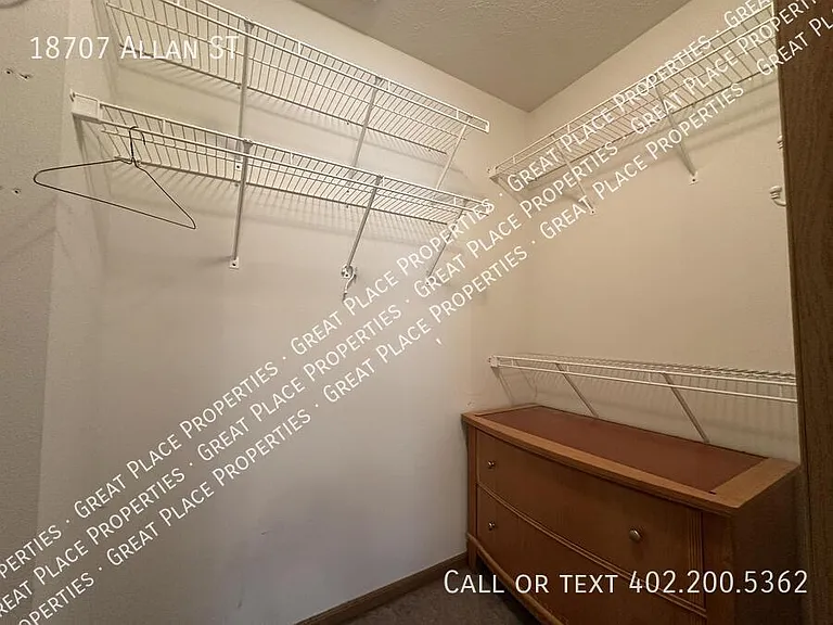 18707 Allan St — Photo 21