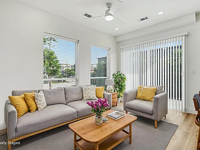 2217 N Fitzhugh Ave #203 — Photo 7