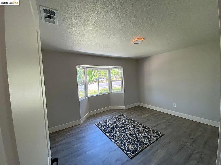 155 Taylor Blvd — Photo 18