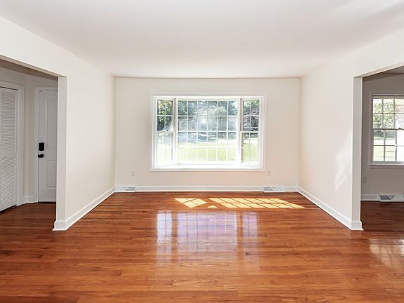 5th image of 336 Betsy Rd