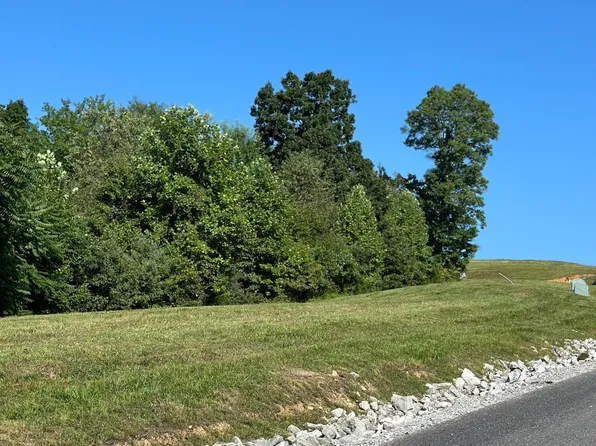 515 Cedar Gate Ln, La Follette, TN 37766