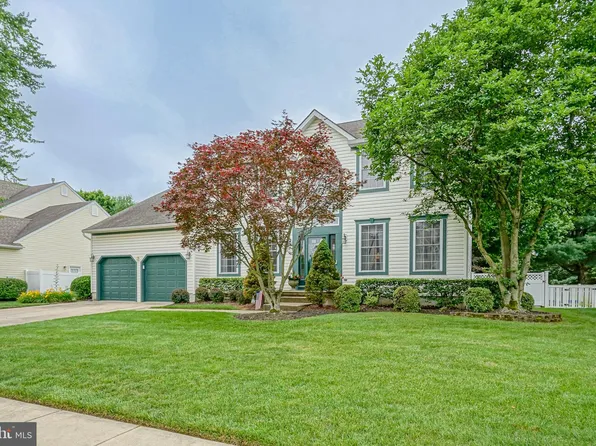 14 Thornhill Dr, Lumberton, NJ 08048