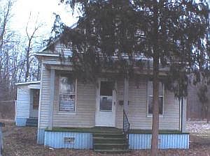 1st image of 290 E Oak St