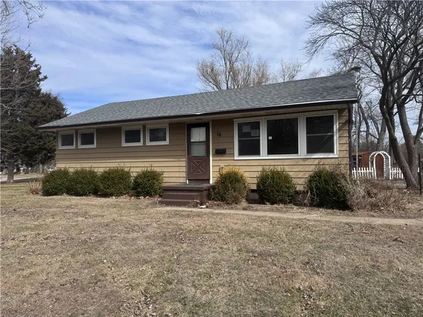 16 Arizona Dr, Decatur, IL 62526