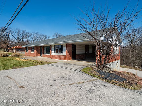 3rd image of 5214 Henwick Ln