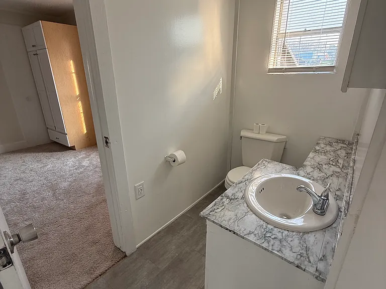 231 N Cotton St — Photo 15