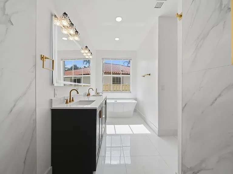 3802 SW 165th Ter — Photo 24